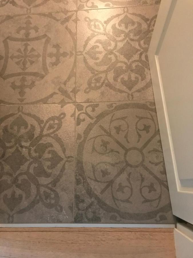 Appartment 53Qm Im Architektenhaus - 2 Schlafzimmer Mit Kueche Und Bad, Nur 2Min Von A8 - Ruhig Und Modern イルシェンベルク エクステリア 写真