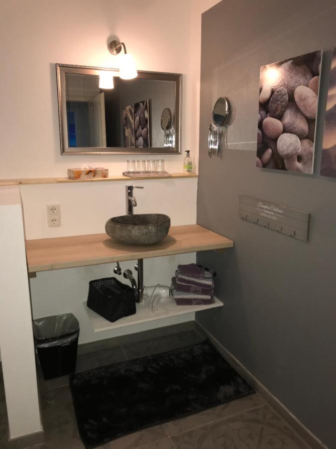 Appartment 53Qm Im Architektenhaus - 2 Schlafzimmer Mit Kueche Und Bad, Nur 2Min Von A8 - Ruhig Und Modern イルシェンベルク エクステリア 写真